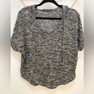 COLOR SWATCH BOXY HOODED SHORT SLEEVE TOP